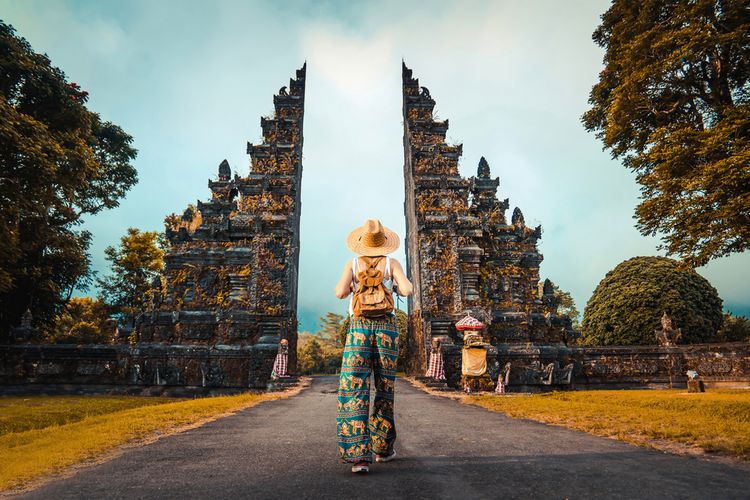 Ilustrasi wisata di Bali.