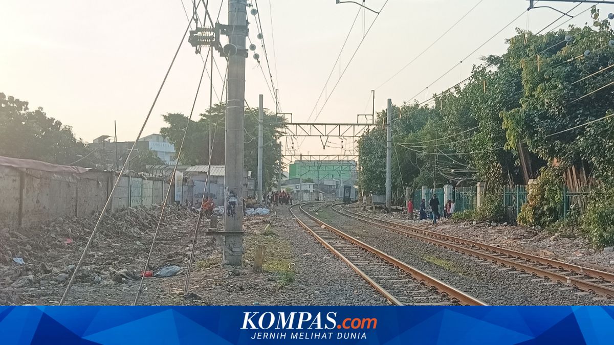 Penampakan Terkini Bantaran Rel di Senen Jakpus, Bersih dari Rumah Liar Warga