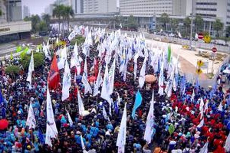 Aksi buruh di May Day (Hari Buruh) 2014 direkam dari udara menggunakan drone.