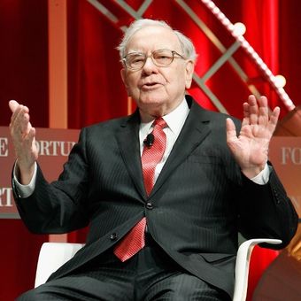 WASHINGTON, DC - OCTOBER 13: Warren Buffett speaks onstage during Fortune's Most Powerful Women Summit - Day 2 at the Mandarin Oriental Hotel on October 13, 2015 in Washington, DC.   Paul Morigi/Getty Images for Fortune/Time Inc/AFP