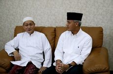 Ganjar Sowan ke Tokoh Agama Banten Embay Mulya Syarief