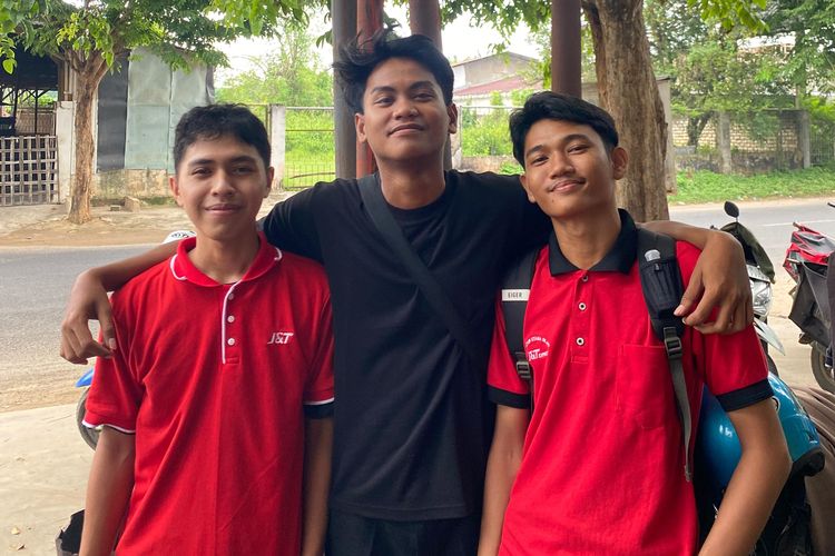 Kuliah Sambil Jadi Kurir Paket, Gibran Harus Pandai Bagi Waktu dan Rendahkan Ego