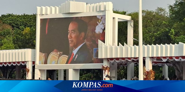 Jokowi Nonton Kahitna Manggung di Istana Sebelum Upacara Penurunan Bendera