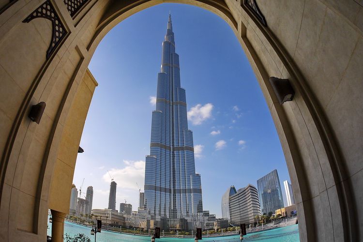 Ilustración de los Emiratos Árabes Unidos - Burj Khalifa en Dubai (por Pixabe / Hans-Jurgen Schmidt).