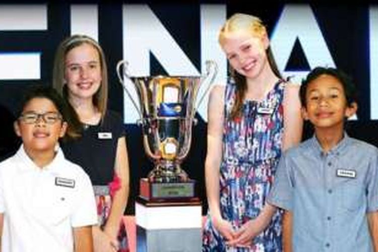 Tristan Bramanta (baju biru) bersama para peserta acara The Great Spelling Bee yang ditayangkan stasiun televisi Channel 10 Australia.