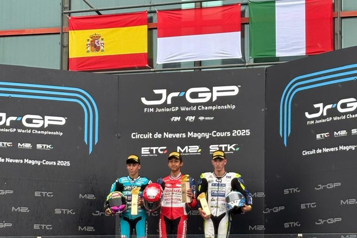M. Kiandra Ramadhipa menang di Race 1 European Talent Cup (ETC) 2025 di Sirkuit Magny-Cours