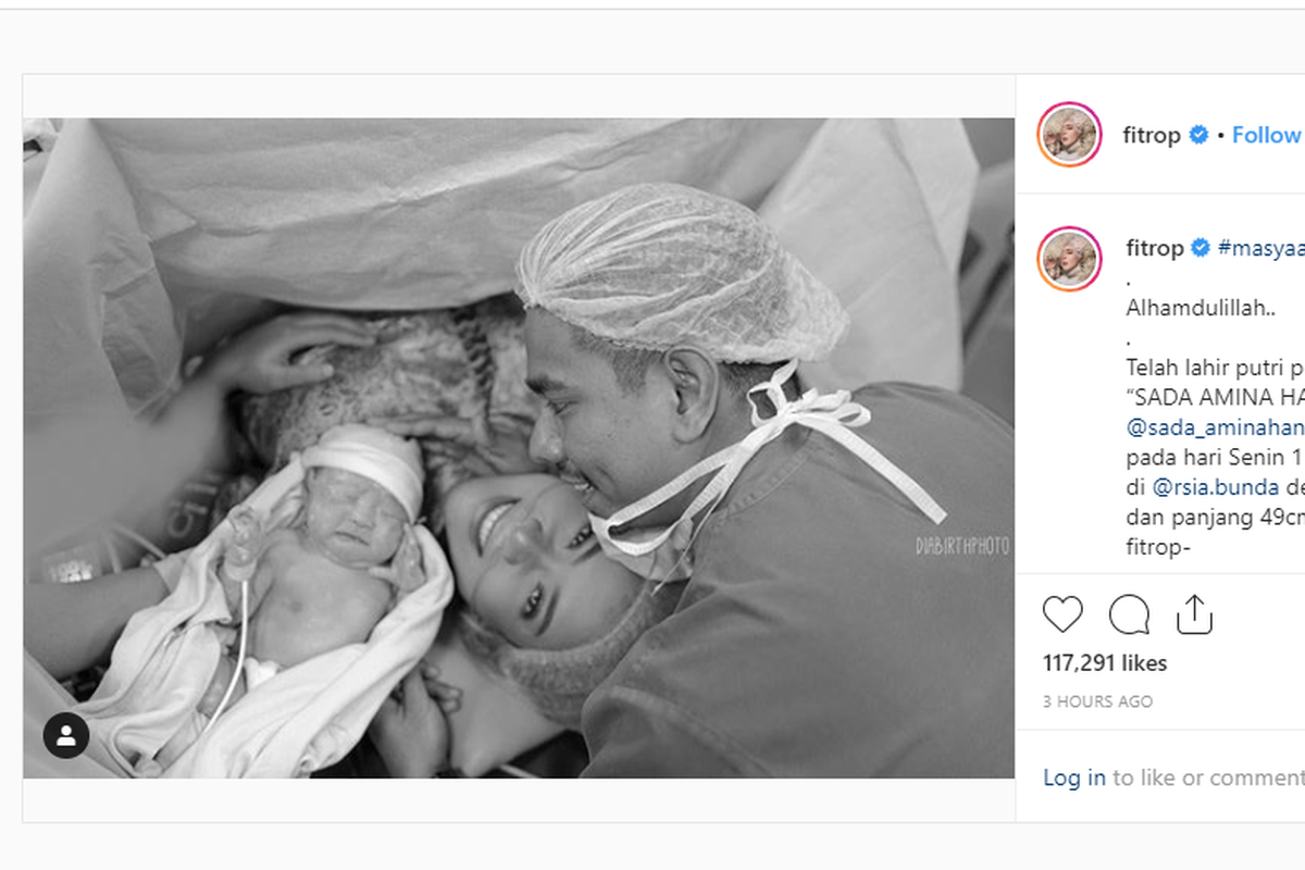 Fitri Tropica melahirkan anak pertamanya. 