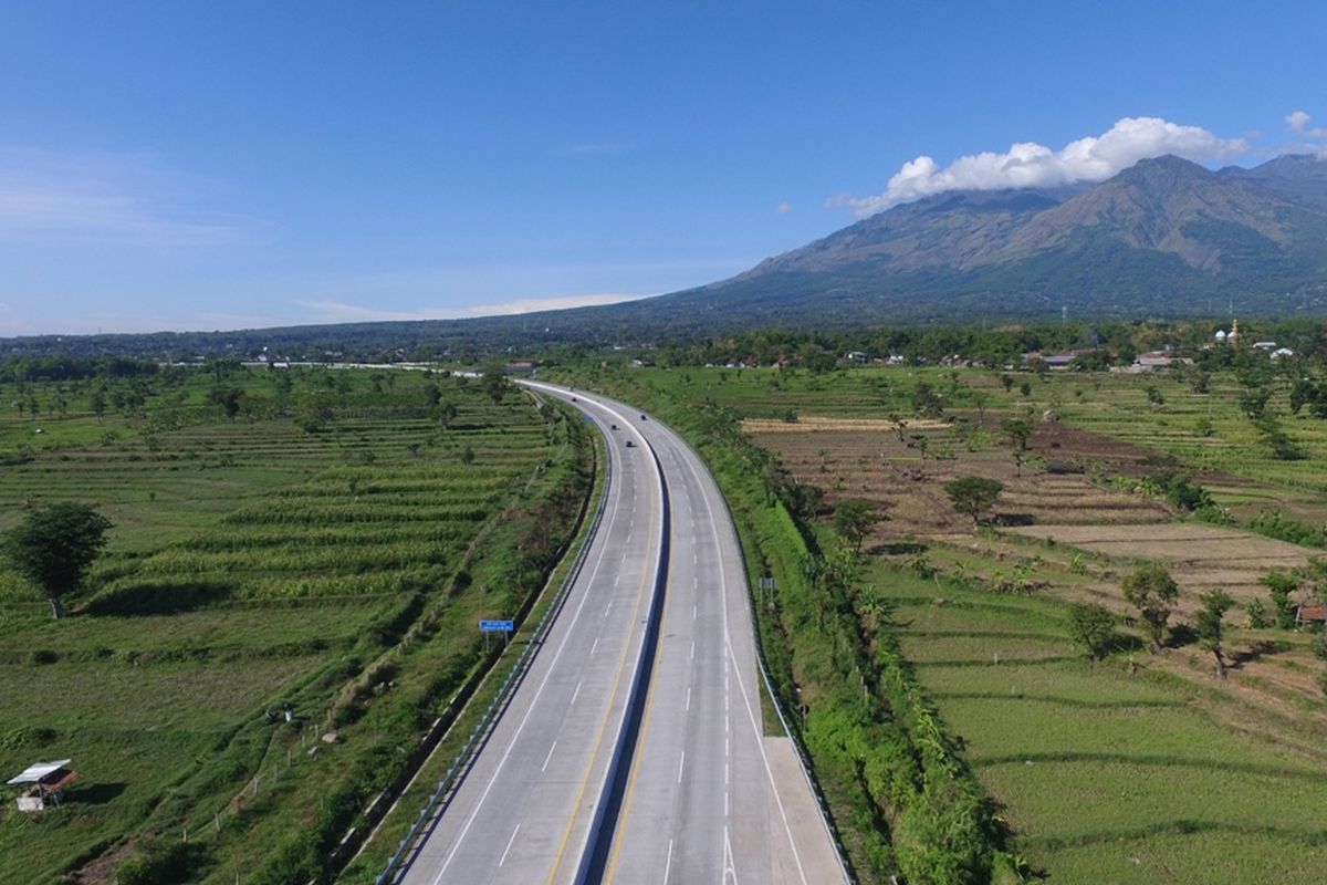 Ruas jalan tol Pandaan-Malang, yang merupakan salah satu infrastuktur penting di Jawa Timur karena menghubungkan dua kota besar yakni Surabaya dan Malang.