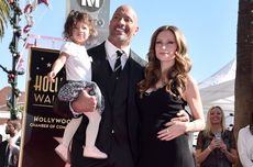 The Rock Menikah dengan Kekasih setelah 12 Tahun Pacaran