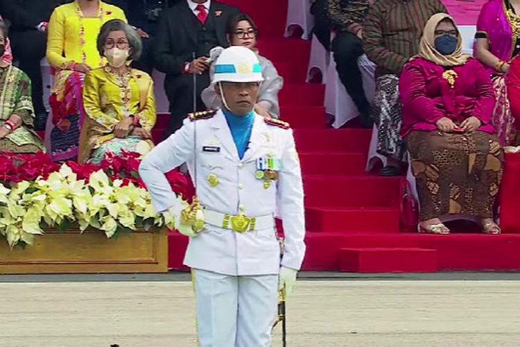 Kolonel Laut (P) Andike Sry Mutia didapuk menjadi Komandan Upacara Peringatan Detik-Detik Proklamasi Kemerdekaan Republik Indonesia di Istana Medeka, Jakarta, Rabu (17/8/2022).