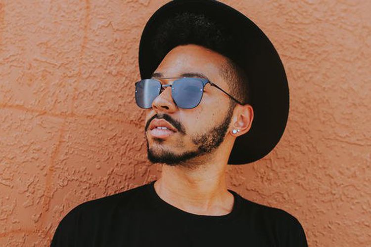 Gaya cukur jenggot Disconnected Mustache