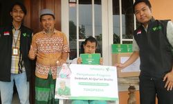 Berkat Bantuan Al Quran Braille dari Dompet Dhuafa dan Tokopedia, Santri Disabilitas Ini Hafal 15 Juz Al Quran   