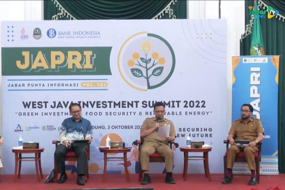 Kepala Bidang Energi Energi dan Sumber Daya Mineral (ESDM) Provinsi Jawa Barat (Jabar) Permadi Mohammad mengatakan, akan menawarkan 17 proyek energi terbarukan pada acara WJIS 2022. Hal tersebut disampaikan saat Konferensi pers perhelatan West Java Investment Summit 2022 di Gedung Sate, Kota Bandung, Senin (3/10/2022).