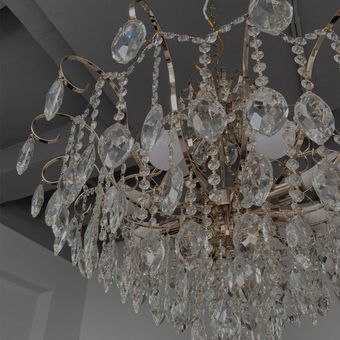 Ilustrasi lampu gantung atau chandelier. Lampu dengan ujung runcing dianggap buruk menurut feng shui.