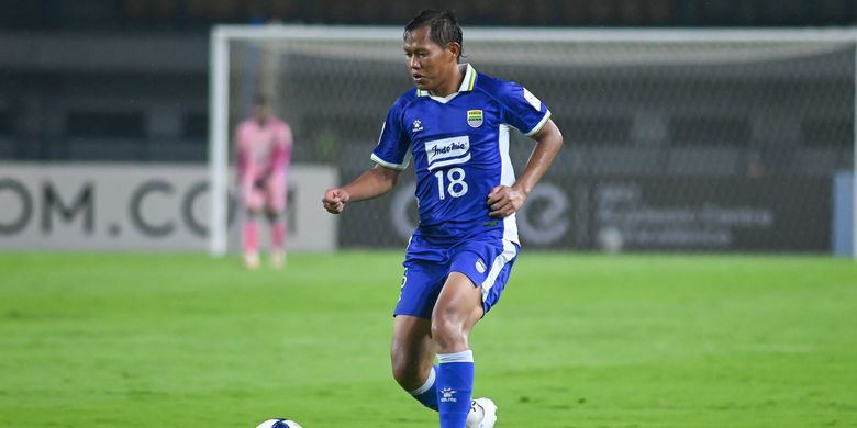 Gelandang Adam Alis dinobatkan sebagai man of the match laga Persib Bandung vs Selangor FC pada laga pekan ketiga Grup G AFC Champions League Two (ACL 2) 2025-2026, Kamis (23/10/2025) di Gelora Bandung Lautan Api (GBLA). 