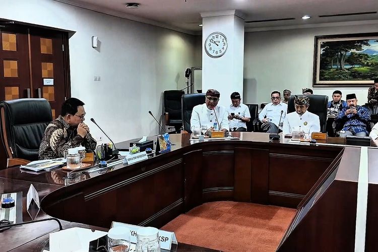 Perwakilan Raja dan Sultan di Bali Datangi KSP Dudung, Tagih Janji Prabowo Bangun Bandara