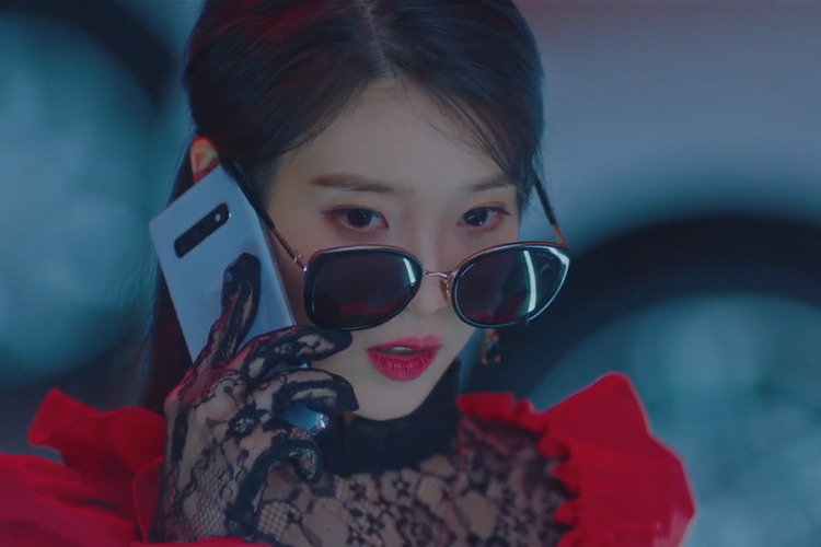 IU dalam Hotel Del Luna Episode 6.