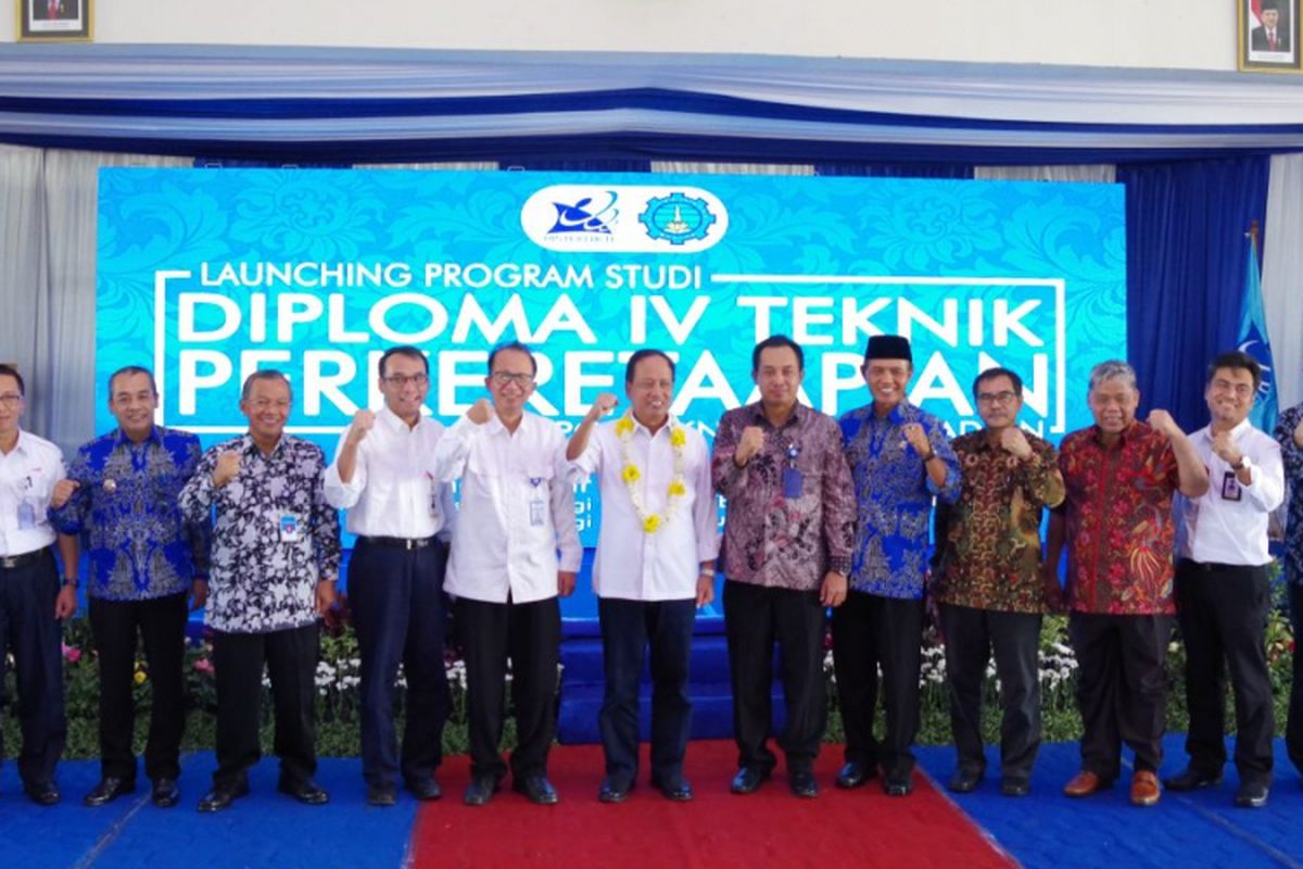 Peresmian Diploma IV Perkeretaapian oleh Menristekdikti di Politeknik Negeri Madiun (8/6/2018)