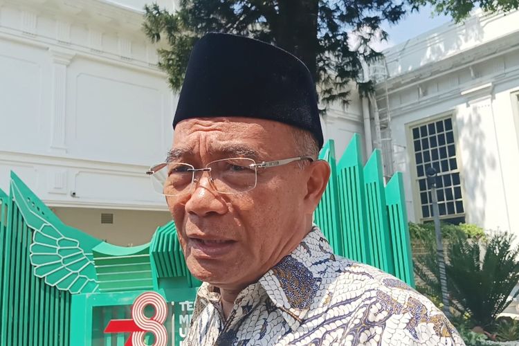 Menko PMK Muhadjir Effendy di Kompleks Istana Kepresidenan, Jakarta, Selasa (18/7/2023).