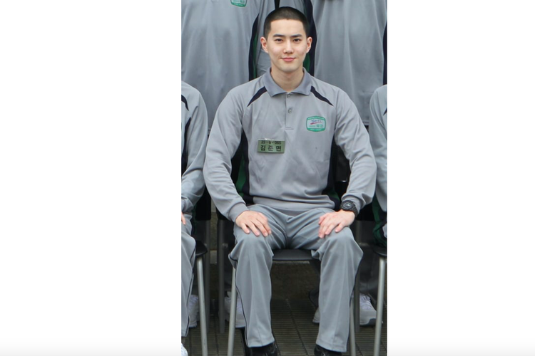 Suho EXO menjalani pelatihan dasar militer sebelum penempatan wajib militernya.