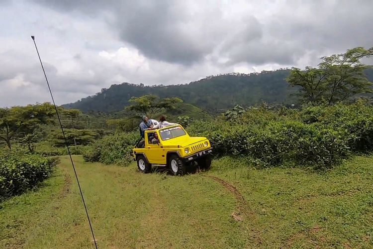 Jeep Wisata Gunung Lawu di Kecamatan Ngargoyoso, Karanganyar.