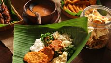 8 Tempat Makan Nasi Pecel di Yogyakarta, Menu Sarapan Murah 