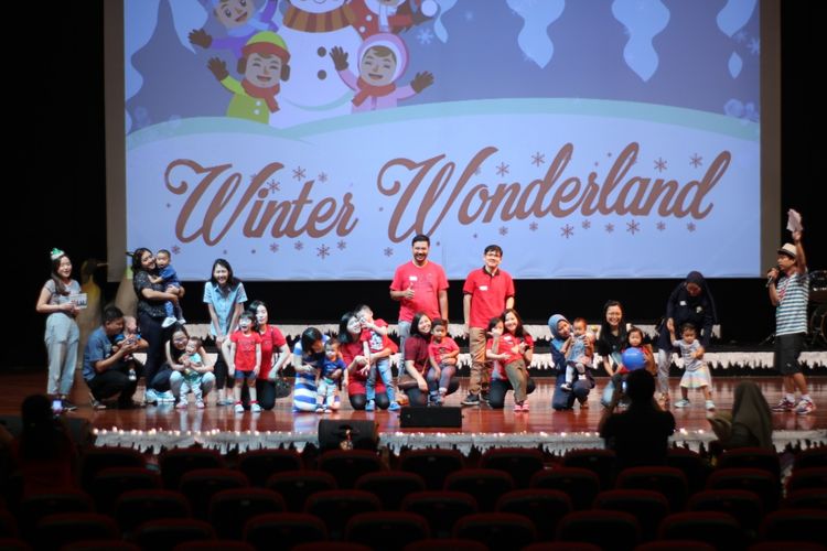 Menyambut Natal, Sekolah Sinarmas World Academy (SWA) menyelenggarakan acara edukatif pada 14 Desember 2019 yang dikemas seru dan menarik dengan mengangkat tema Winter Wonderland.
