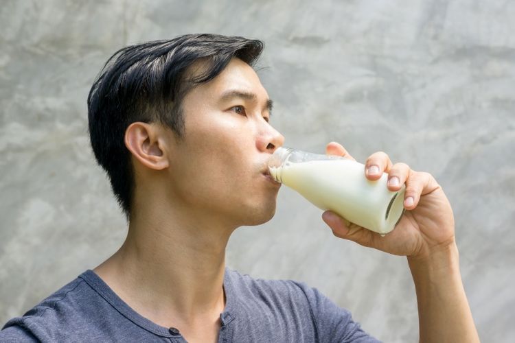 Mengonsumsi susu memiliki segudang manfaat untuk kesehatan tubuh 