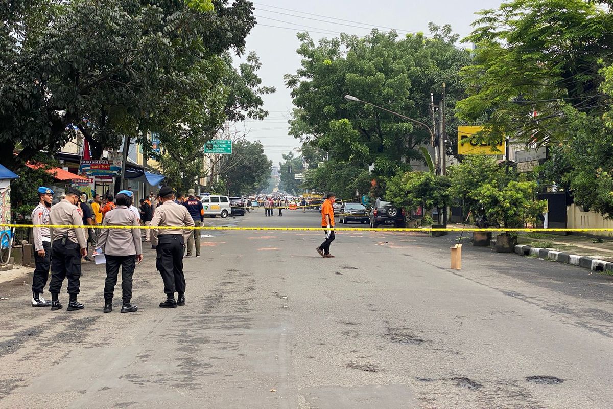 Kondisi terkini di Polsek Astana Anyar Bandung pasca-ledakan bom bunuh diri, Rabu (7/12/2022). 