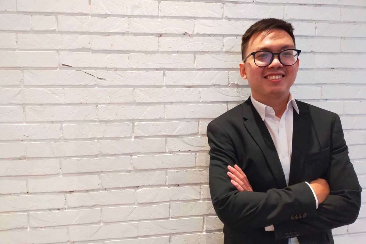 Stefanus Suryono (28), alumnus James Cook University, Singapore mengatakan, sistem perkuliahan pada Program Psikologi James Cook University melatih dirinya untuk berpikir kritis. Mahasiswa dituntut mampu untuk menulis, menganalisis, serta melakukan penelitian.