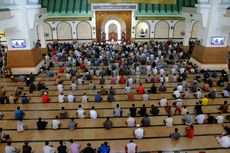 Shalat Jumat di Masjid Agung Jawa Tengah Terapkan Protokol Kesehatan Ketat