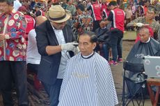 VIDEO: Presiden Jokowi Ikut Cukur Massal di Garut