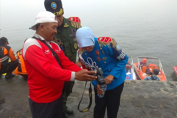 31 tahun mengabadikan keindahan Telaga Sarangan, sedikitnya 25 lembar foto Parmanto hasilkan.