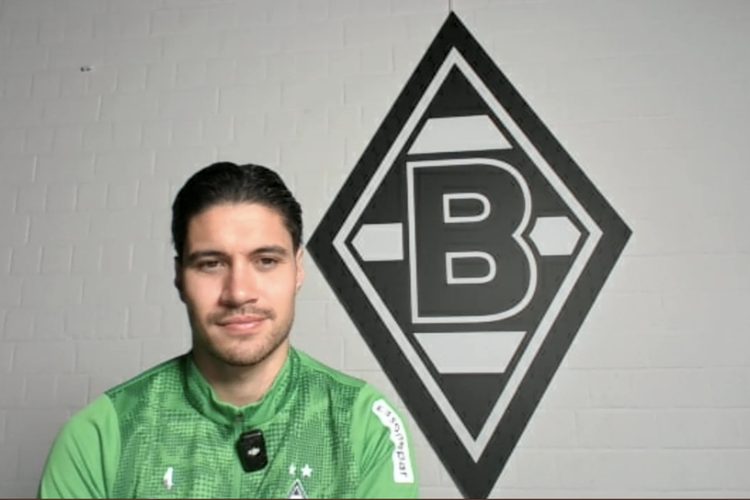 Bek Timnas Indonesia dan Borussia Moenchengladbach, Kevin Diks, ketika berbicara dengan sejumlah jurnalis secara daring dalam Bundesliga Media Round Table, Selasa (16/12/2025).