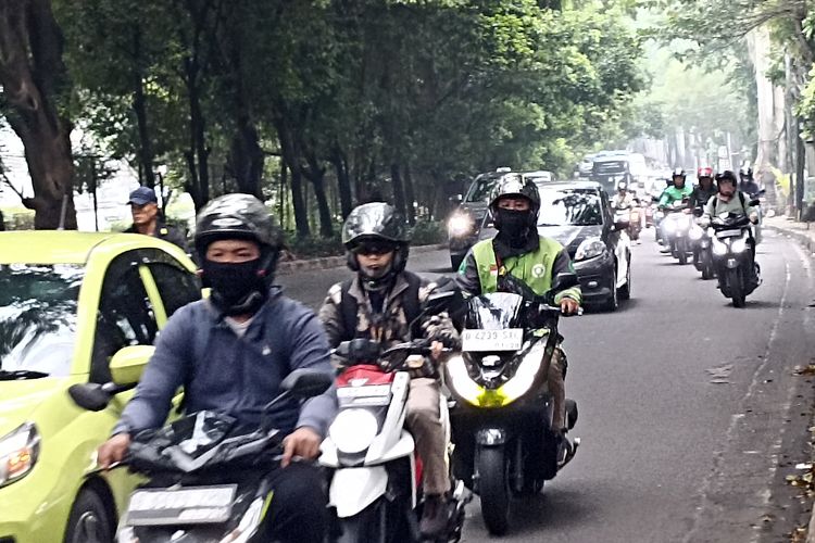 Arus Lalu Lintas TB Simatupang terpantau cukup lancar