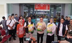 Tinjau Pasar Gedhe Klaten, Mendag Budi: Harga Bapok Stabil Jelang Natal dan Tahun Baru