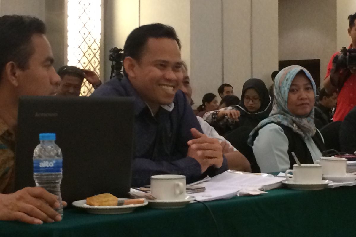 Anggota Bawaslu DKI Jakarta, M Jufri dan Ketua Bawaslu DKI Jakarta Mimah Susanti di Grand Sahid Jaya, Jakarta, Minggu (26/2/2017).