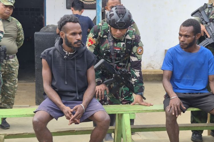 Sempat Diklaim Tewas, Dua Angota OPM di Maybrat Menyerahkan Diri