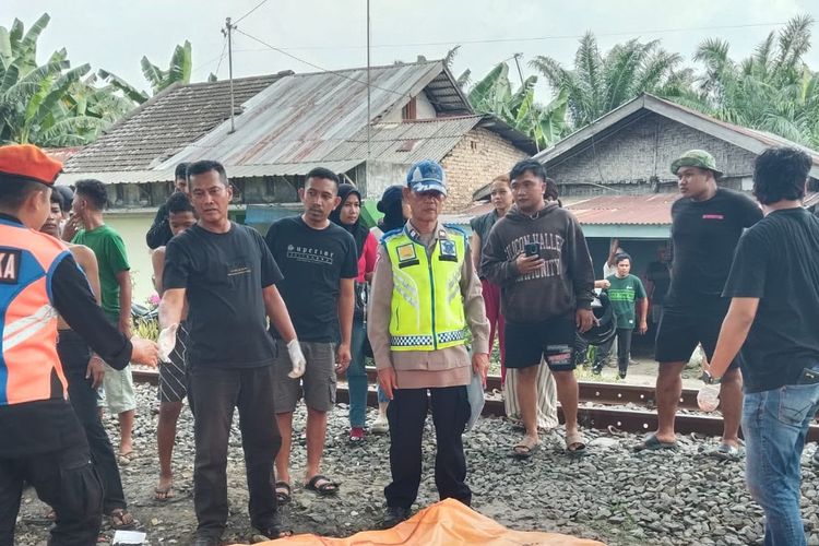 2 Pengendara Motor Tewas Tertabrak Kereta Saat Lewati Pelintasan Tak Berpalang di Sergai