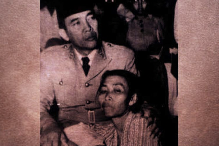 Presiden Sukarno saat bertemu kembali dengan Sarinah