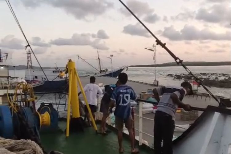Gempa M 7,7 NTT, 50 KK di Selayar Masih Bertahan di Pengungsian Perbukitan