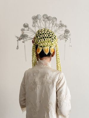 Namira Adjani, putri Alya Rohali, tampil anggun di pernikahan adat Betawi dengan kebaya Didiet Maulana, siger melati, dan prosesi delman yang memikat.