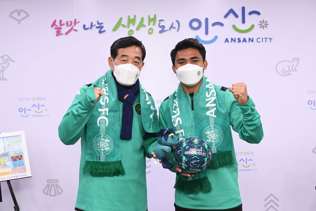 Asnawi memperkuat Ansan Greeners dengan kontrak satu musim. 