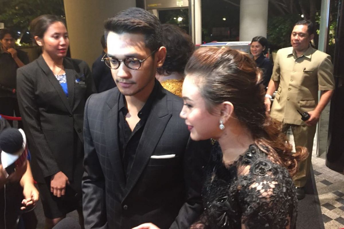 Afgan Syahreza dan Rossa ketika menghadiri acara resepsi pernikahan Raisa dan Hamish Daud di Ayana MidPlaza Jakarta, Minggu (3/9/2017).