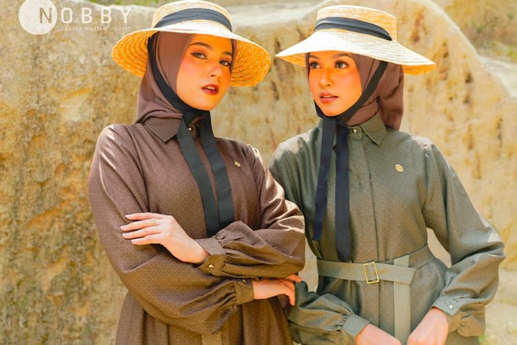 Gamis satin merek Nobby, yakni Asmarani Dress Nobby, model gamis Lebaran