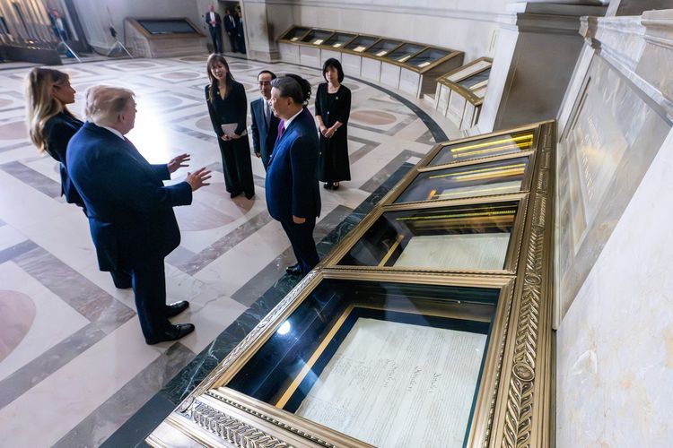 Trump Bantah Dubesnya Sendiri soal Isu Jual Senjata AS ke China