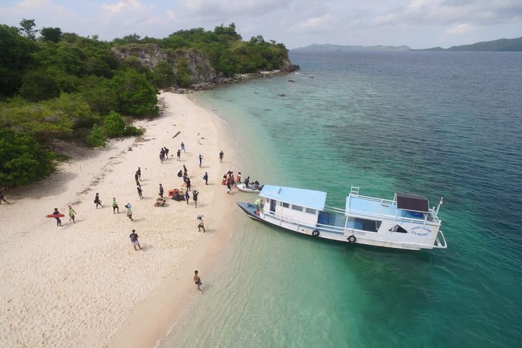 Ilustrasi Pulau Bidadari di Labuan Bajo, NTT.