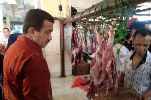 Wali Kota Jaktim Temukan Daging Busuk Saat Sidak di Pasar Kramatjati