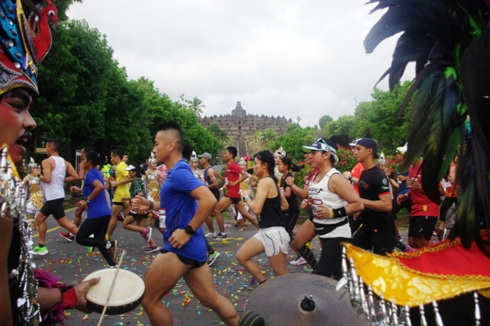 Ganjar Pranowo dan Istri Ikut Berlari di Borobudur Marathon 2019