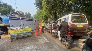 Jalan Raya Lenteng Agung Arah Depok Dibuka Bertahap hingga 11.00 WIB